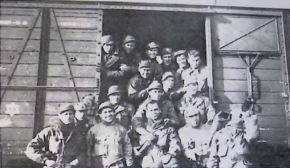 L/274 monte dans le train à Marseille