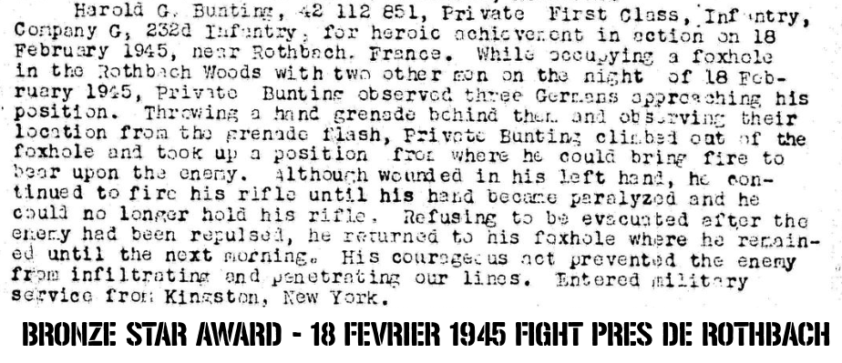 Bronze Star décernée à trois soldats de la 42e Division d'infanterie pour un combat dans le bois près de Rothbach