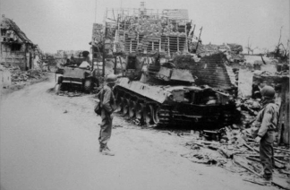 Tanks M18 Hellcat et Sherman détruits à HATTEN